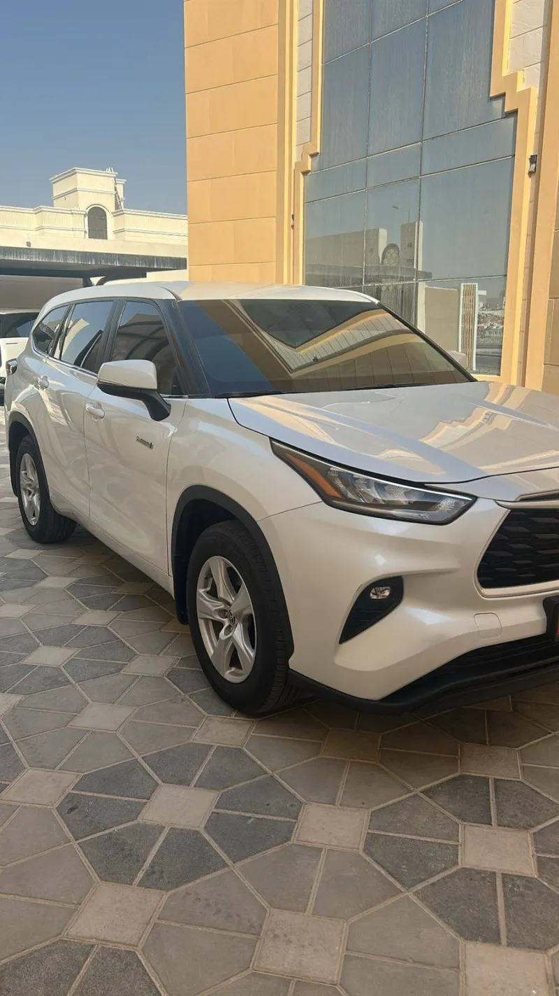 2024 Toyota Highlander in Dubai