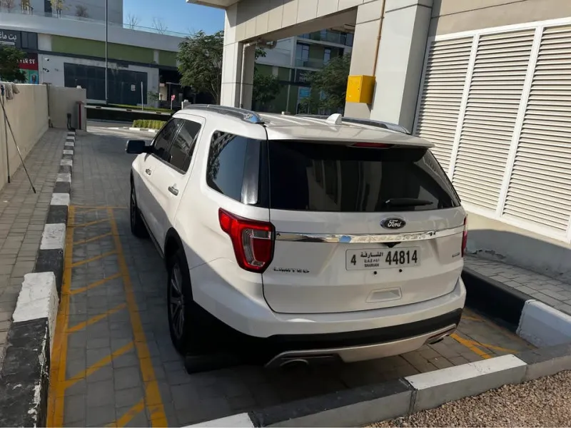 2017 Ford Explorer in Dubai
