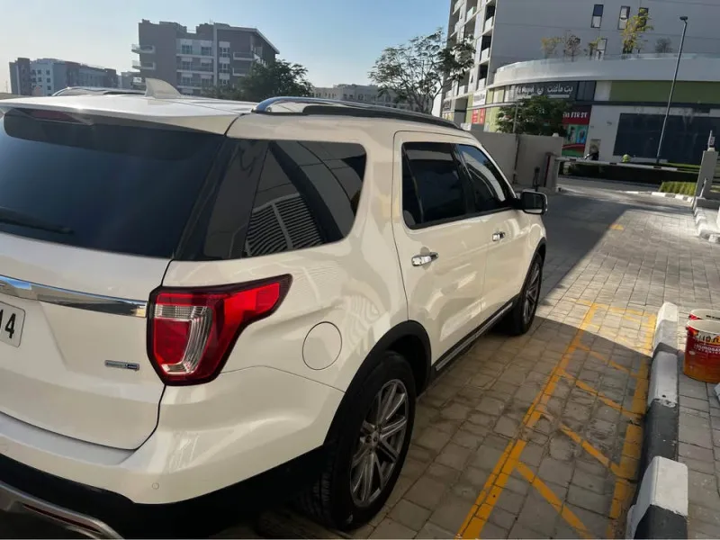2017 Ford Explorer in Dubai
