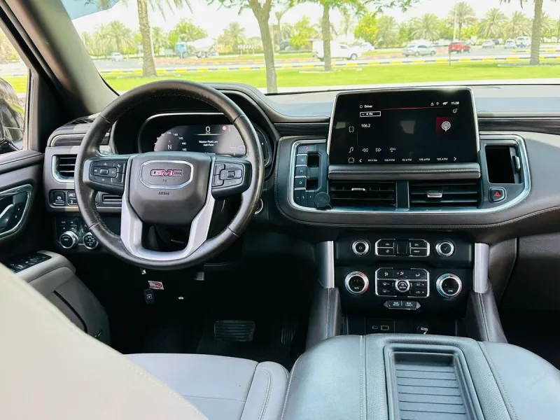 2022 GMC Yukon in Dubai