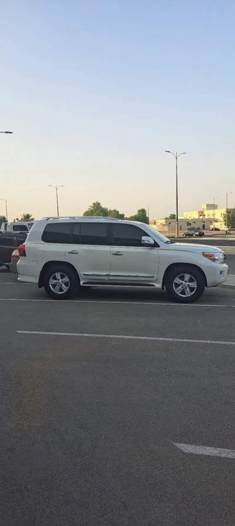 2015 تويوتا لاند كروزر in Dubai