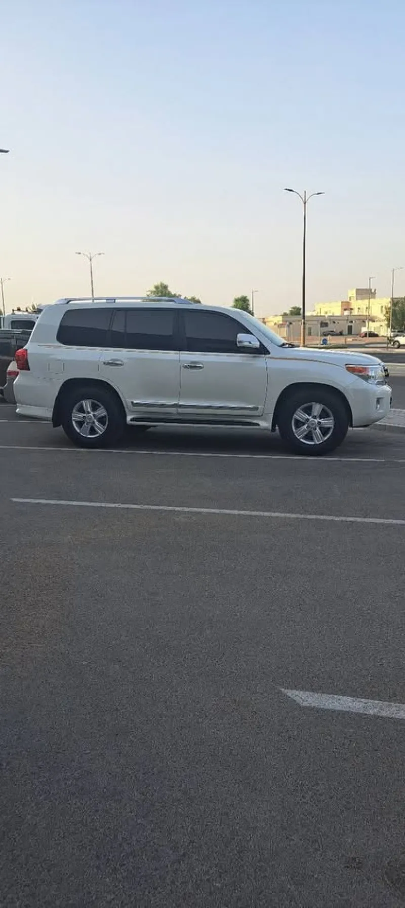 2015 تويوتا لاند كروزر in Dubai