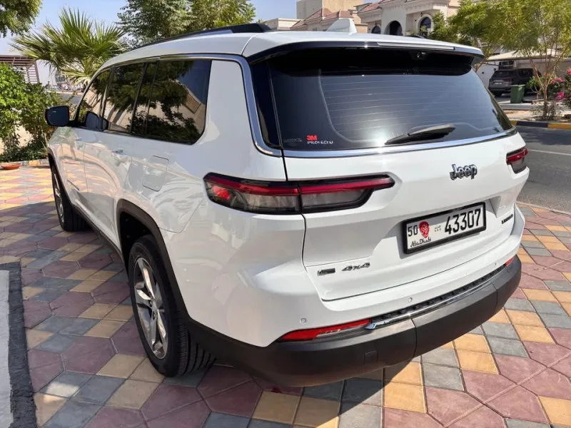 2022 جييب جراند شيروكي in Dubai