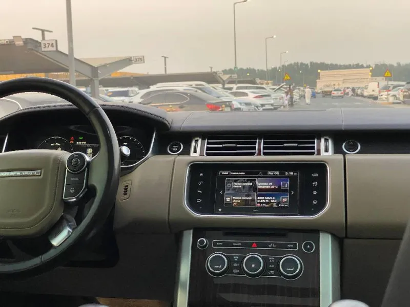 2016 لاند روفر رينج روفر in Dubai