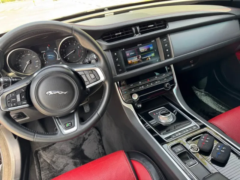2016 Jaguar XF in Dubai