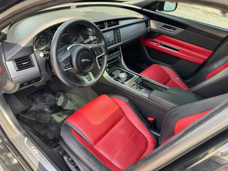 2016 Jaguar XF in Dubai