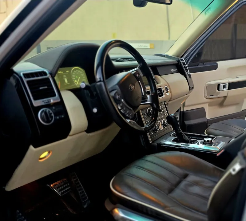 2011 Land Rover Range Rover in Dubai