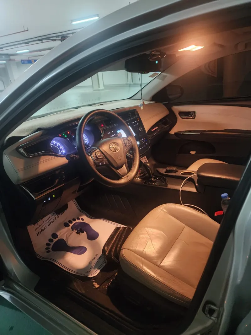 2013 Toyota Avalon in Dubai