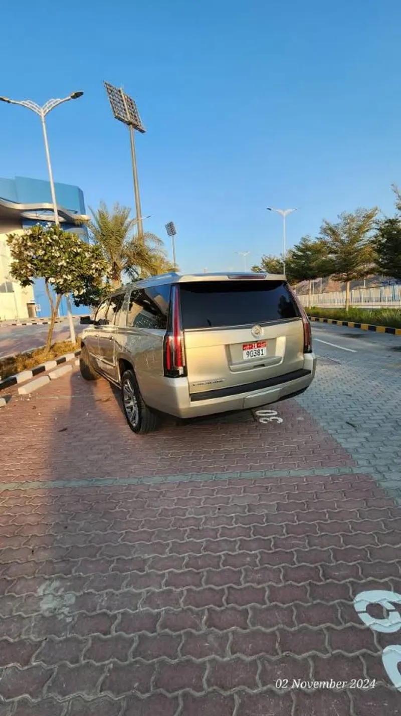2015 كاديلاك اسكاليد in Dubai