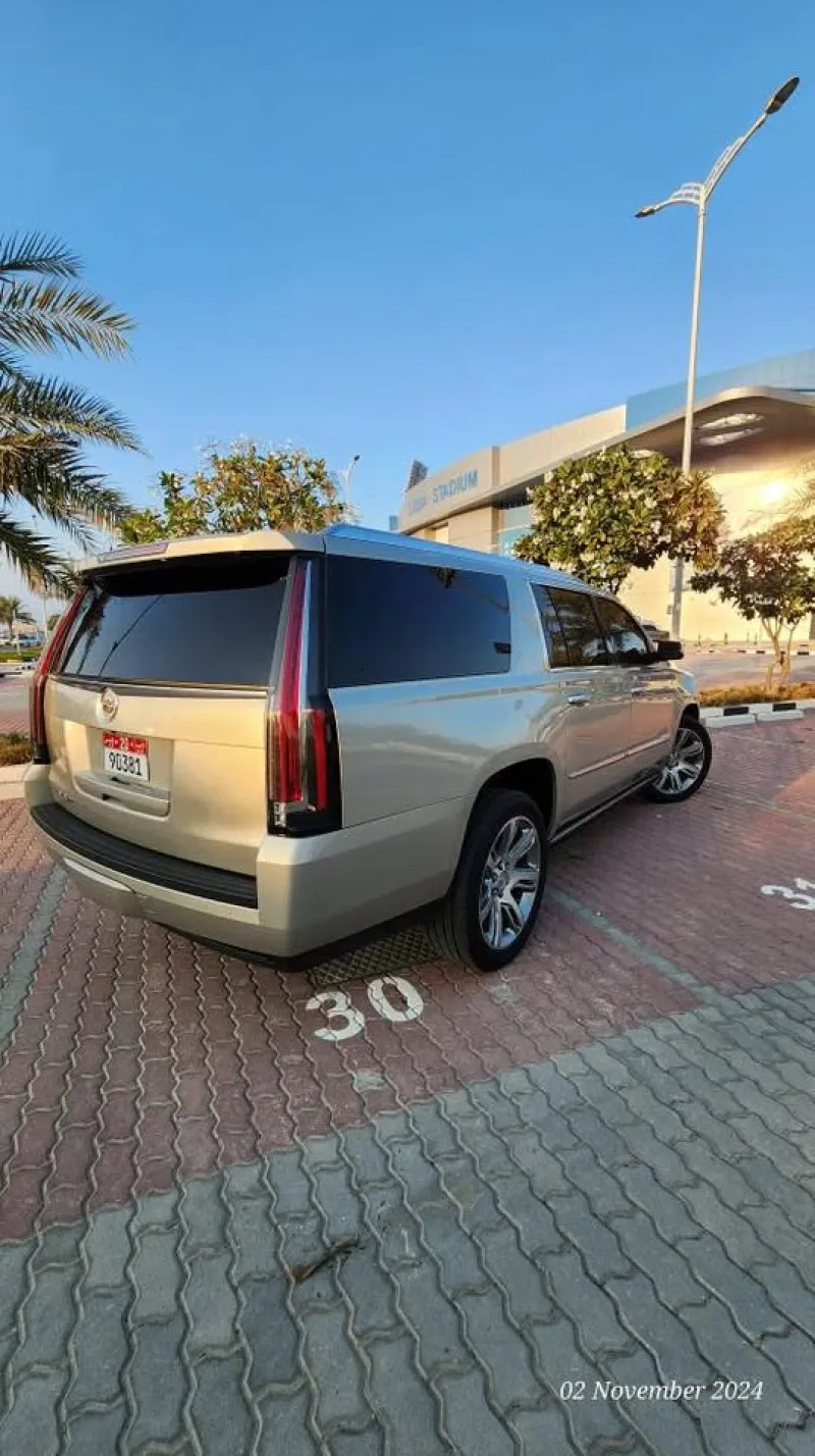 2015 كاديلاك اسكاليد in Dubai