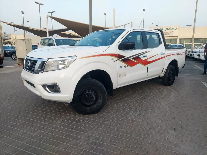 2016 نيسان نافارا in Dubai