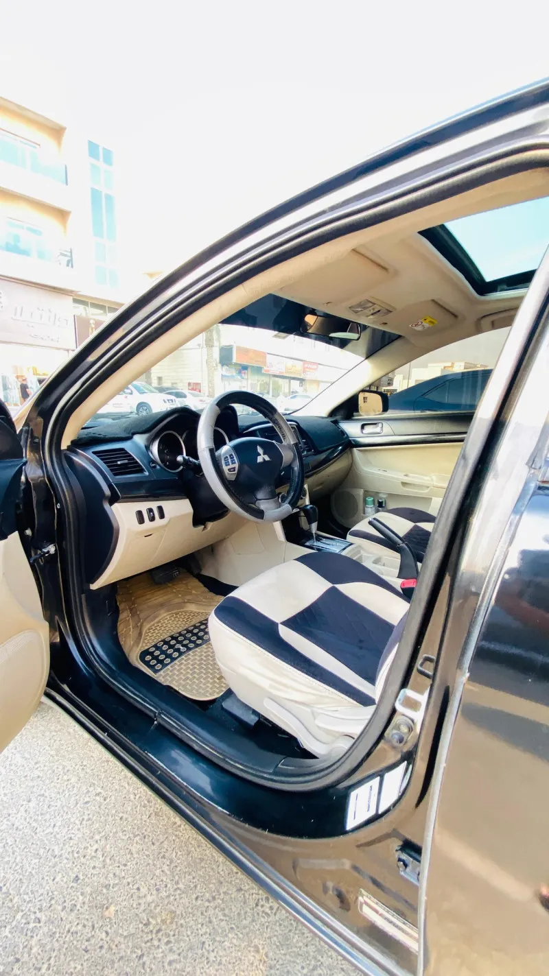 2017 Mitsubishi Lancer in Dubai