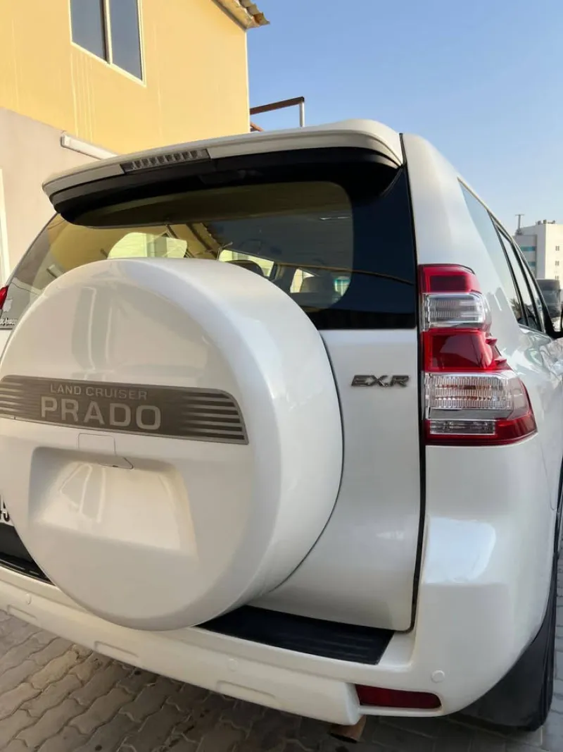 2015 تويوتا برادو in Dubai