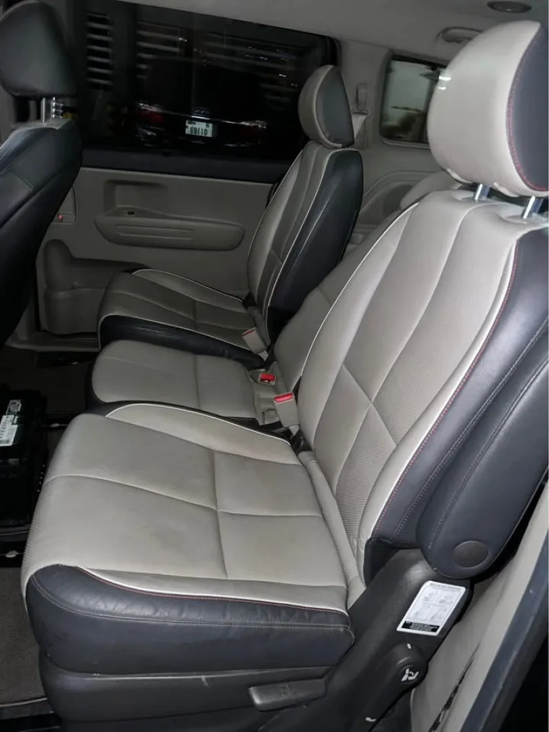 2017 Kia Sedona in Dubai