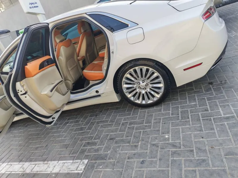 2013 لينكولن ام كي زد in Dubai