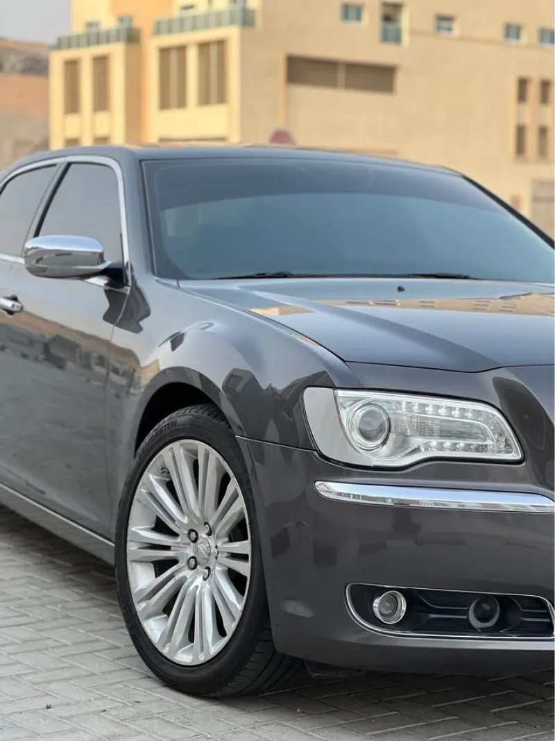 2013 كرايسلر ٣٠٠ in Dubai