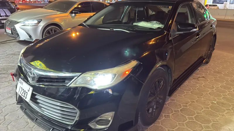 2015 تويوتا افالون in Dubai