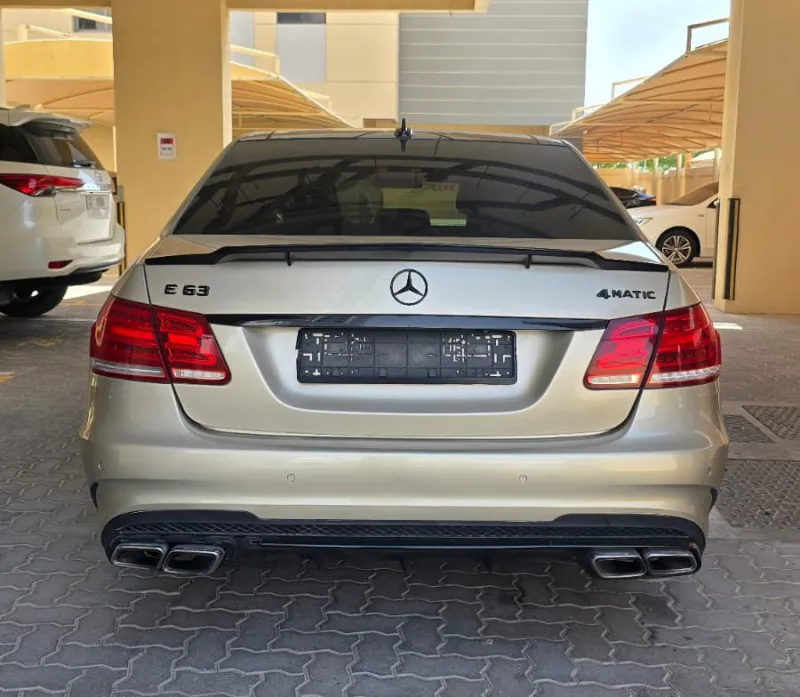 2010 مرسيدس-بنز الفئة - E in Dubai