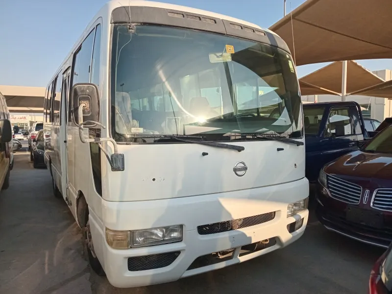 2009 نيسان سيفيليان in Dubai