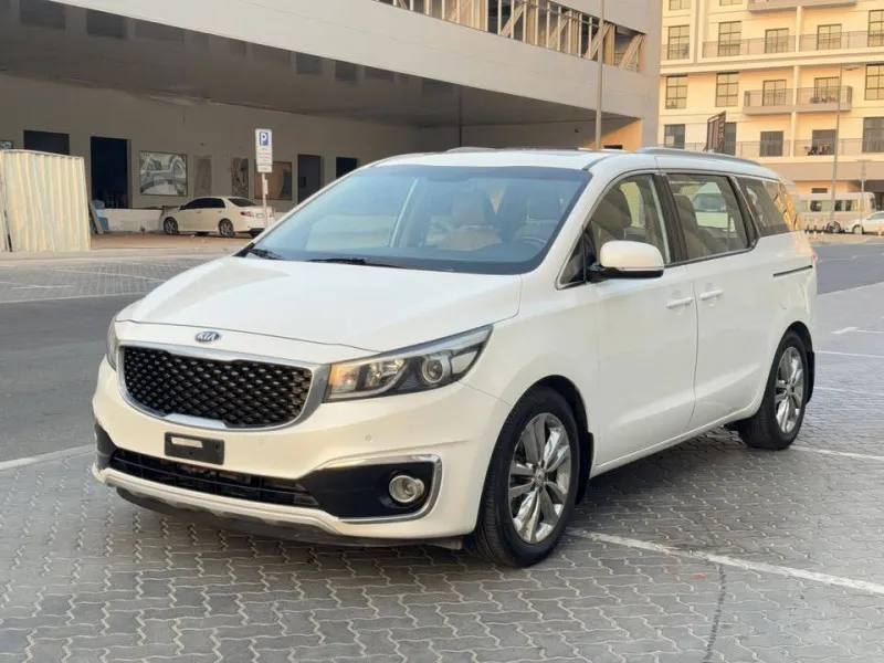 2018 Kia Carnival in Dubai
