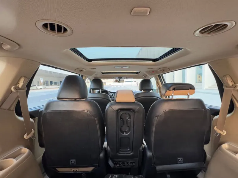 2018 Kia Carnival in Dubai