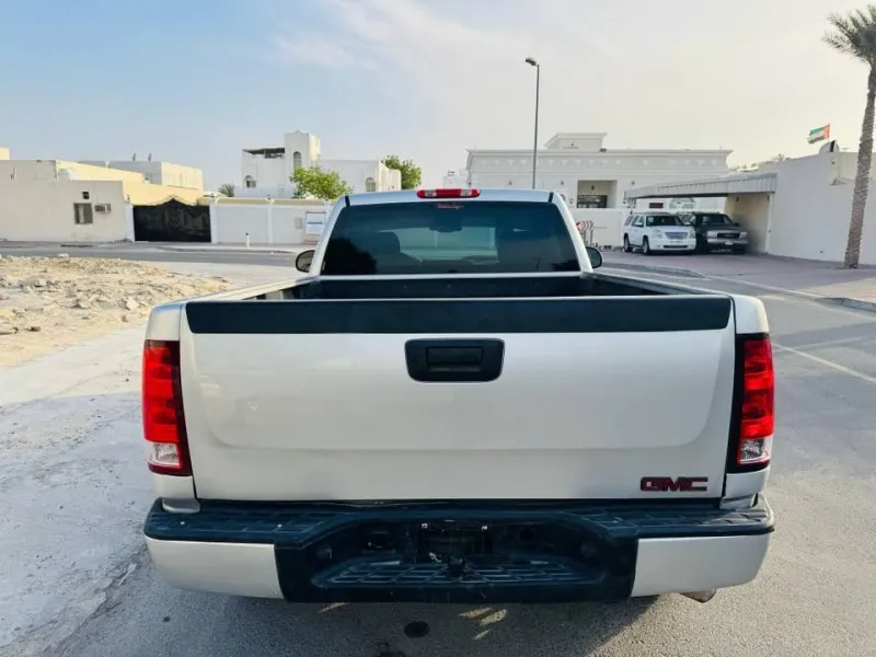 2012 GMC Sierra in Dubai