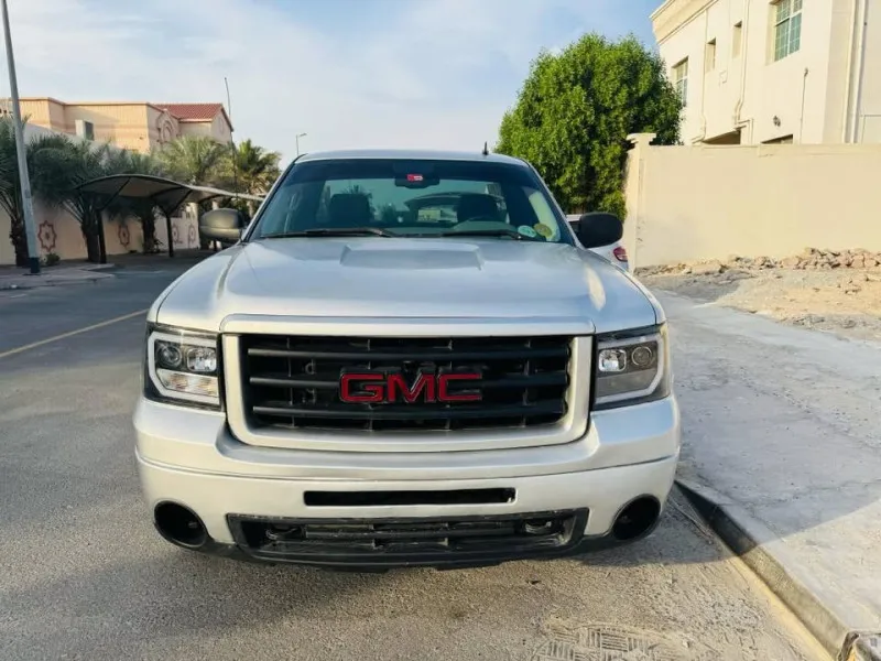 2012 GMC Sierra in Dubai