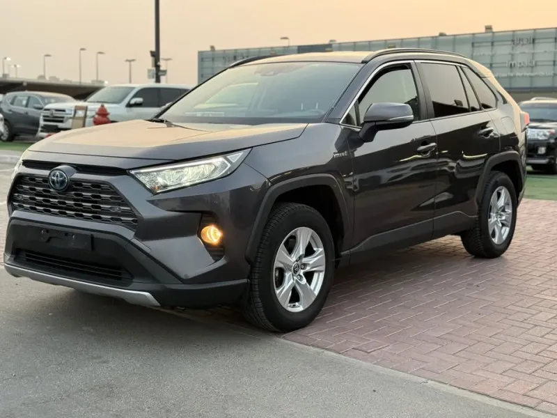 2023 تويوتا راف ٤ in Dubai