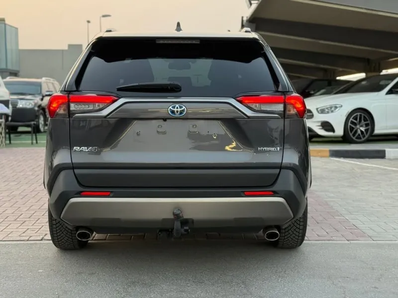 2023 تويوتا راف ٤ in Dubai