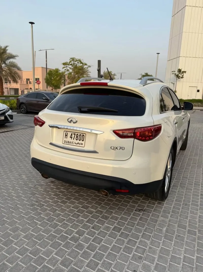 2015 Infiniti QX70 in Dubai
