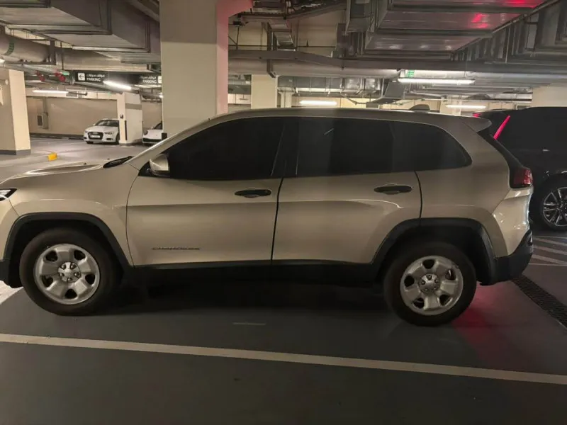 2014 Jeep Cherokee in Dubai