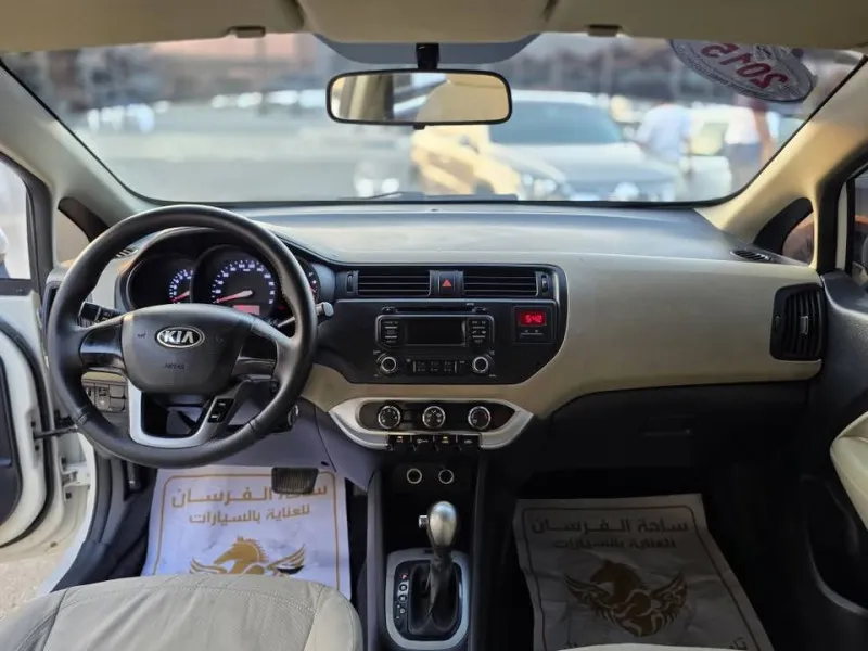 2015 كيا ريو in Dubai