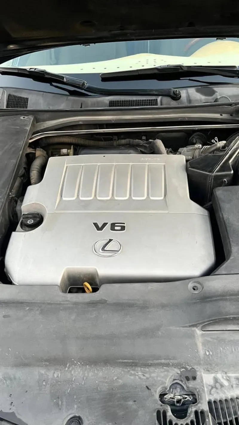2011 Lexus ES in Dubai