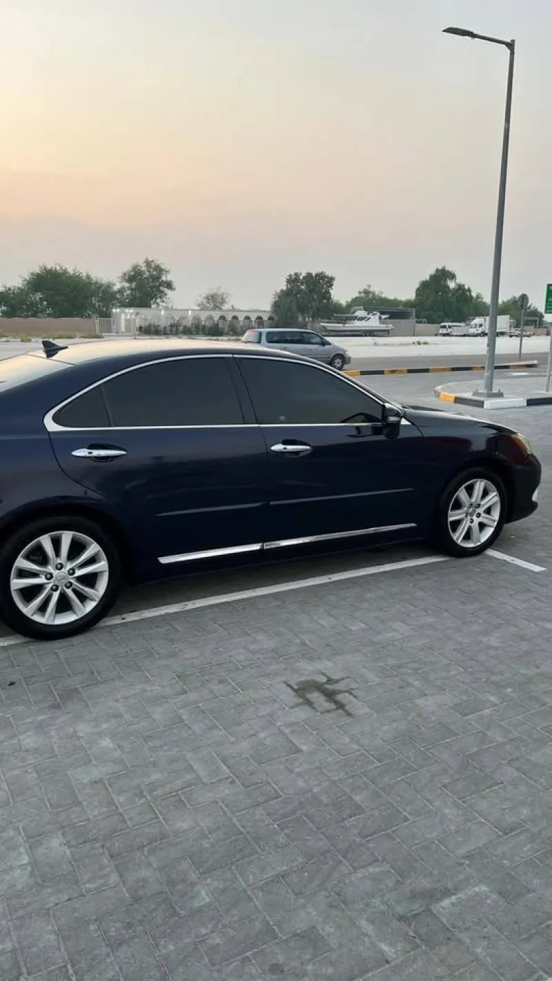 2011 Lexus ES in Dubai