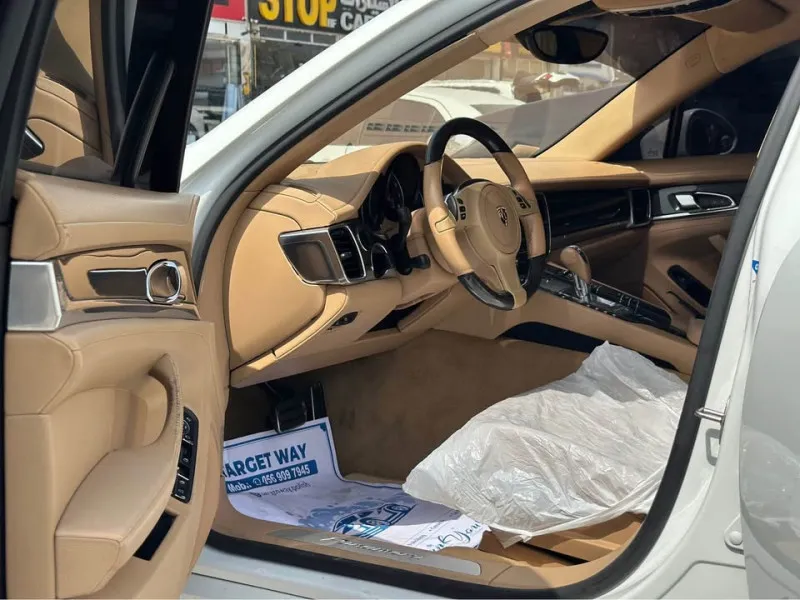 2013 Porsche Panamera in Dubai