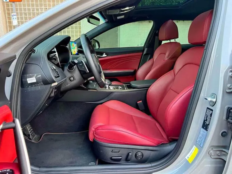 2022 Kia Stinger in Dubai