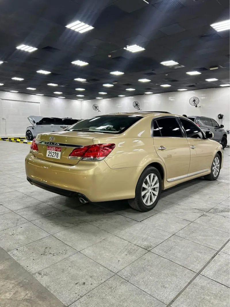 2011 Toyota Avalon in Dubai