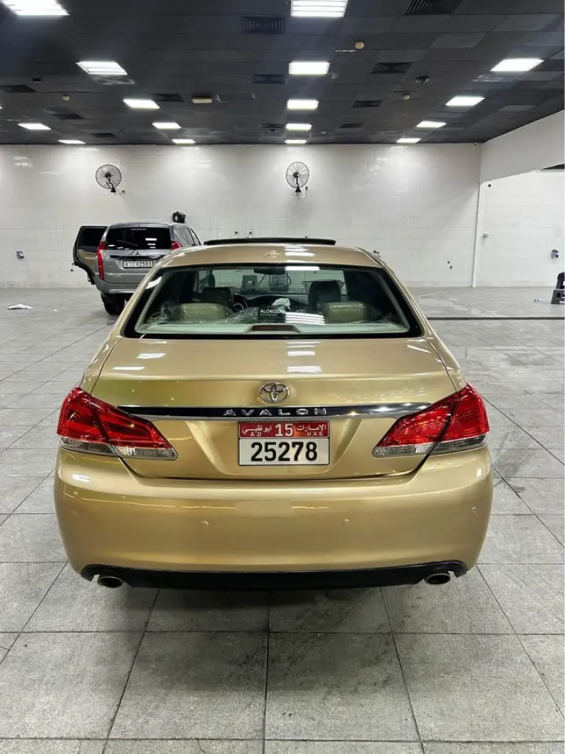 2011 Toyota Avalon in Dubai
