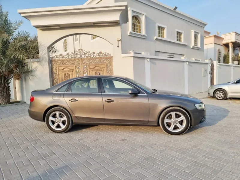 2014 اودي آي ٤ in Dubai