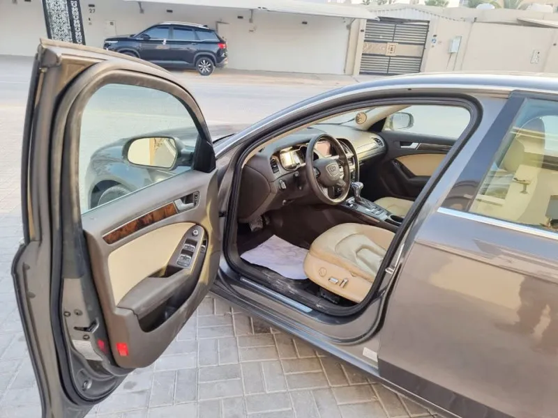 2014 اودي آي ٤ in Dubai