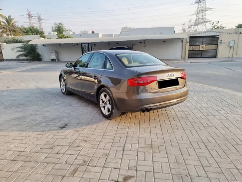2014 اودي آي ٤ in Dubai