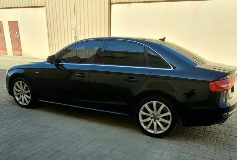 2014 اودي آي ٤ in Dubai