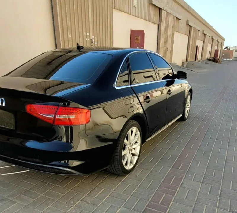 2014 اودي آي ٤ in Dubai