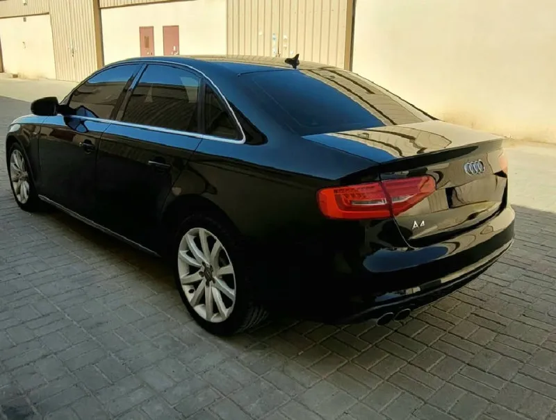 2014 اودي آي ٤ in Dubai