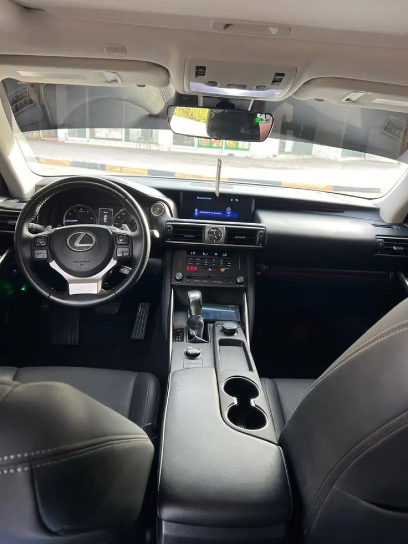 2019 Lexus IS in Dubai