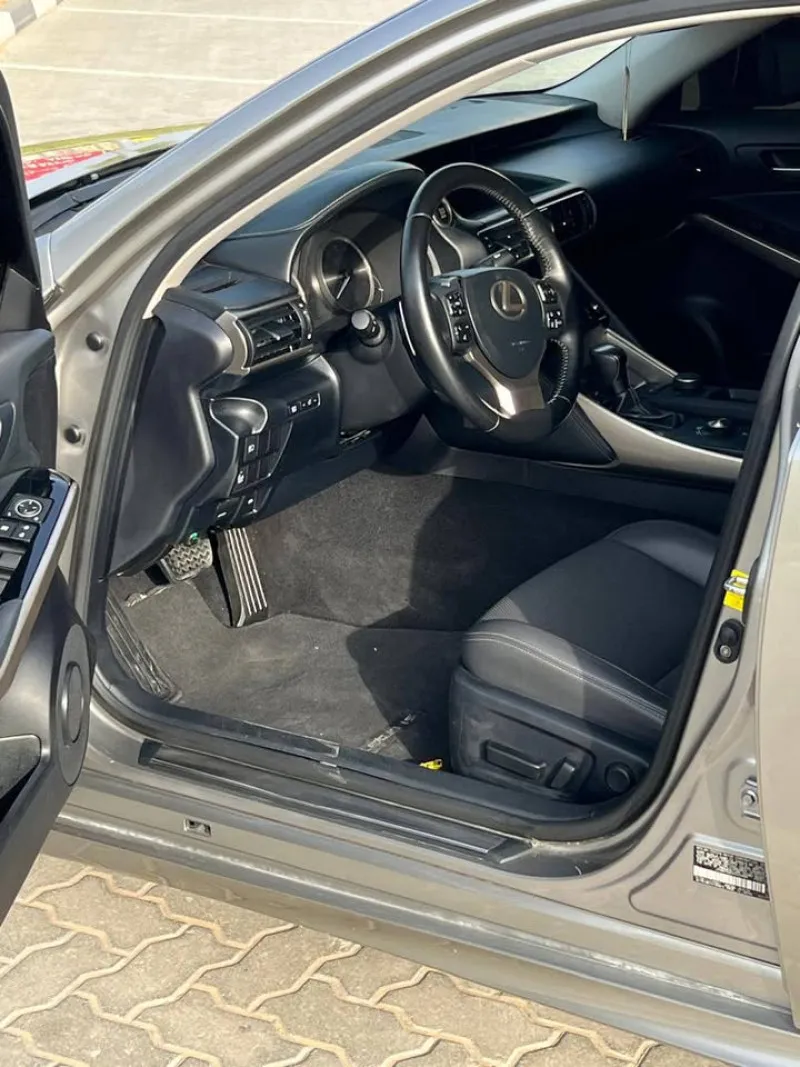2019 Lexus IS in Dubai