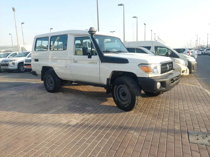 2018 تويوتا لاند كروزر in Dubai