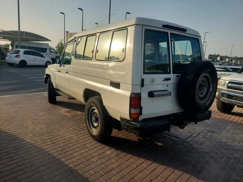 2018 تويوتا لاند كروزر in Dubai
