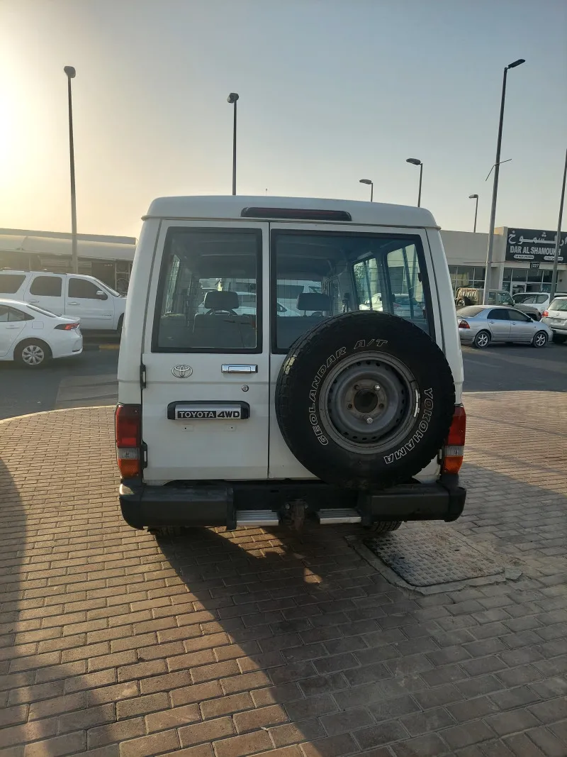 2018 تويوتا لاند كروزر in Dubai