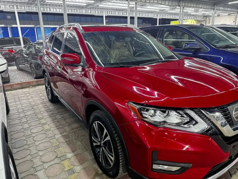 2017 Nissan Rogue in Dubai